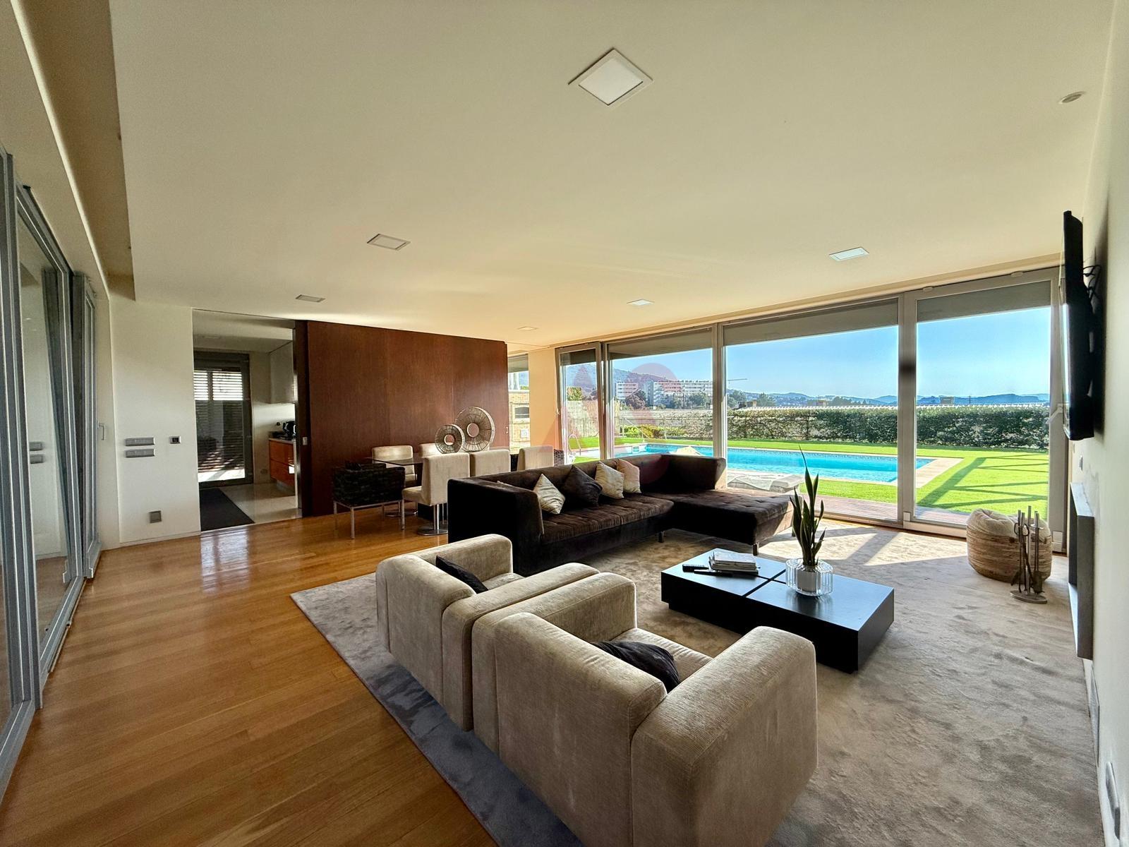 Espetacular Moradia Térrea T4 Em Azurém, Guimarães