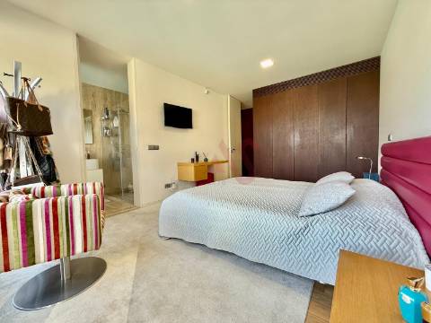 Espetacular Moradia Térrea T4 Em Azurém, Guimarães