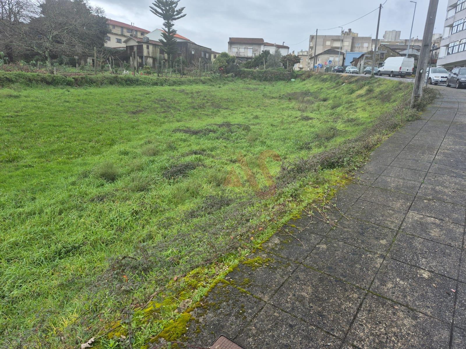 Terreno para construção com 1.449,67 m², na Lixa