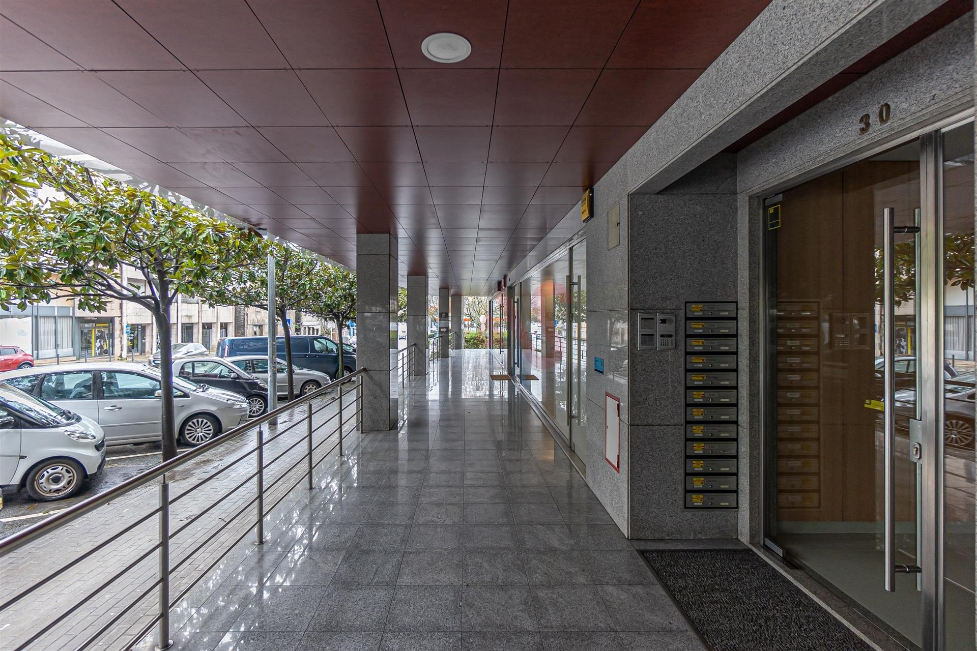 Magnífico apartamento, originalmente T4, convertido em T3, em Maximinos, Braga