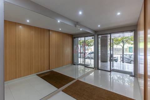 Magnífico apartamento, originalmente T4, convertido em T3, em Maximinos, Braga