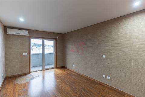 Magnífico apartamento, originalmente T4, convertido em T3, em Maximinos, Braga