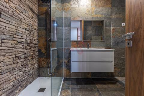 Magnífico apartamento, originalmente T4, convertido em T3, em Maximinos, Braga