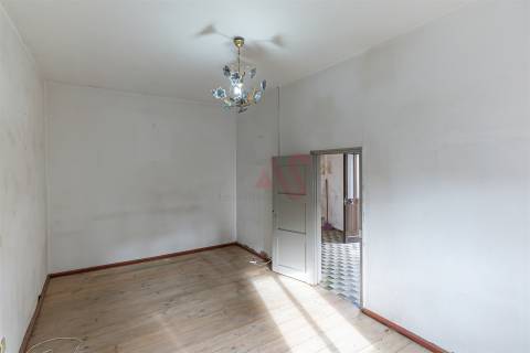 Moradia T2 em São Faustino, Guimarães - Excelente Oportunidade de Investimento