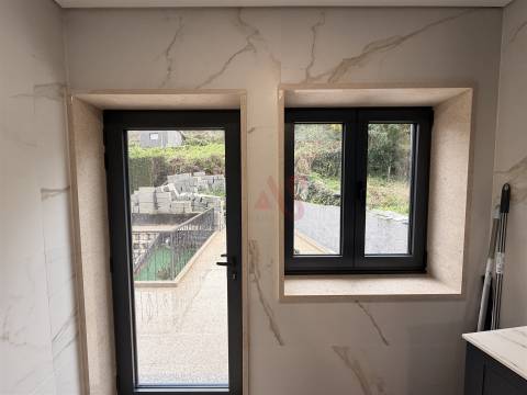 Andar Moradia T2+1 Renovado | Candoso – São Martinho