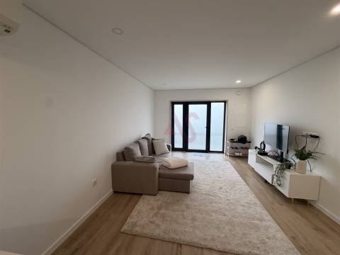 Andar Moradia T2+1 Renovado | Candoso – São Martinho