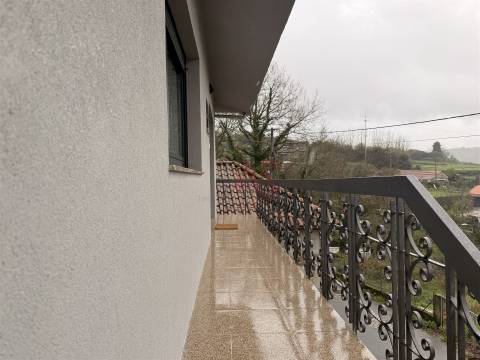 Andar Moradia T2+1 Renovado | Candoso – São Martinho