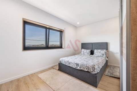 Andar Moradia T2+1 Renovado | Candoso – São Martinho