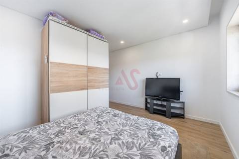 Andar Moradia T2+1 Renovado | Candoso – São Martinho