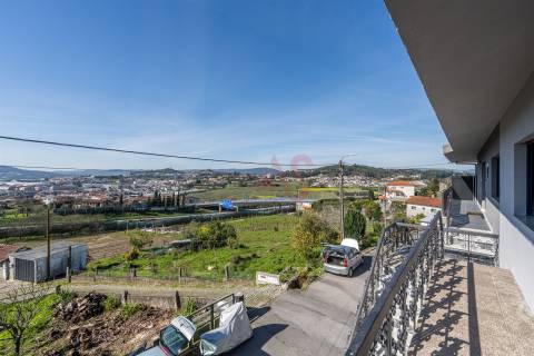 Andar Moradia T2+1 Renovado | Candoso – São Martinho