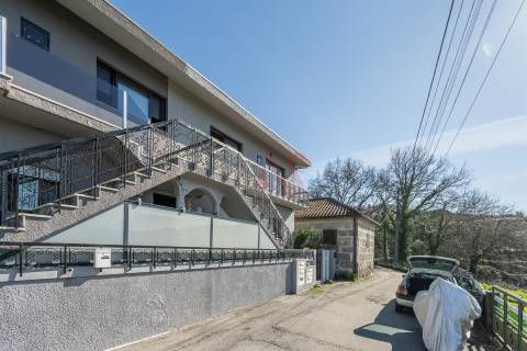 Andar Moradia T2+1 Renovado | Candoso – São Martinho