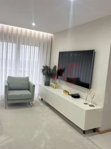 Moradia T3 Moderna em Barrosas – Pronta a Habitar