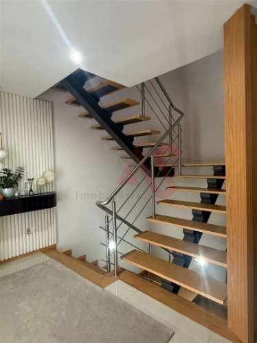 Moradia T3 Moderna em Barrosas – Pronta a Habitar