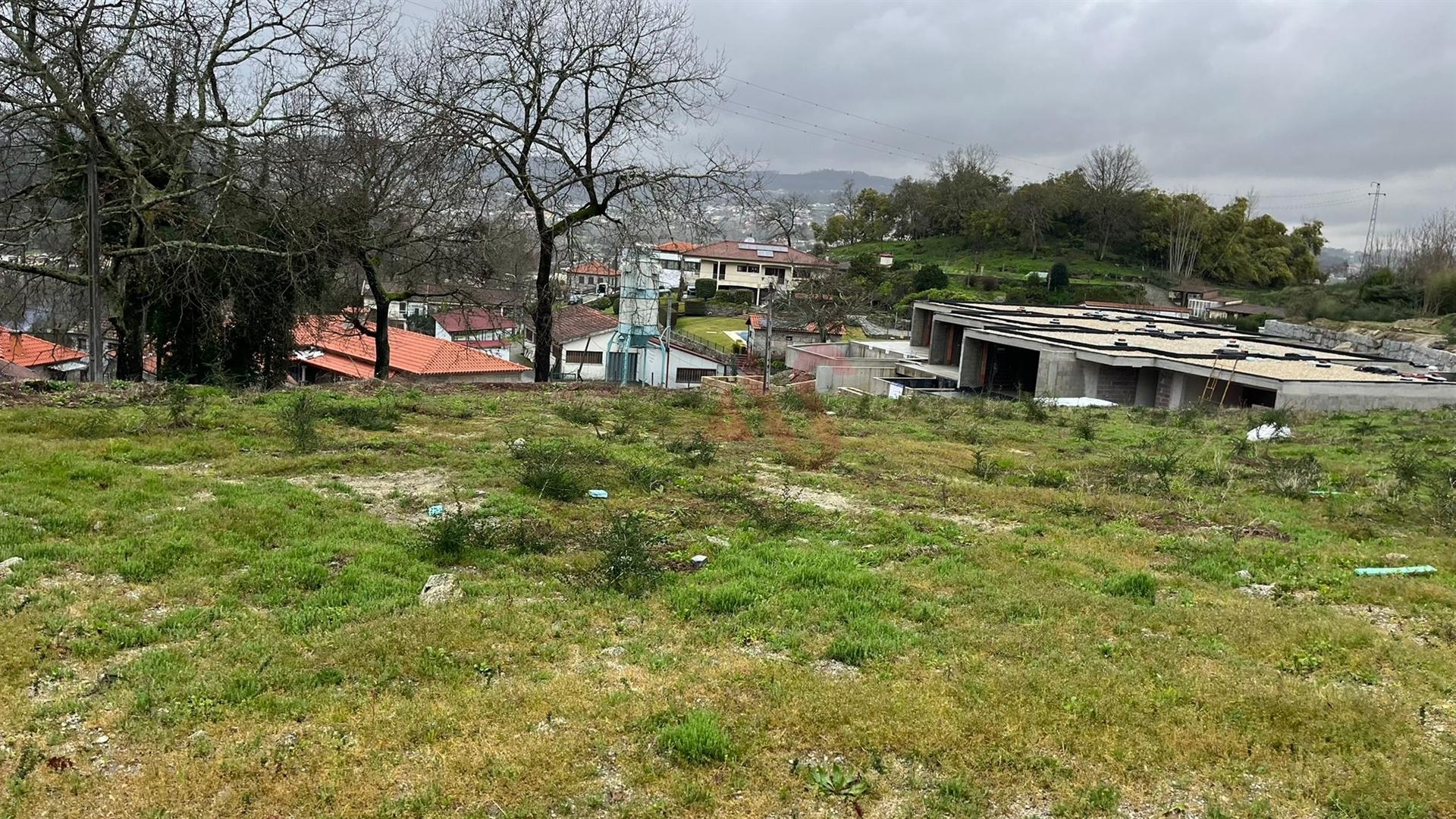 Terreno Urbano para Construção com 404 m² – Cepães, Fafe