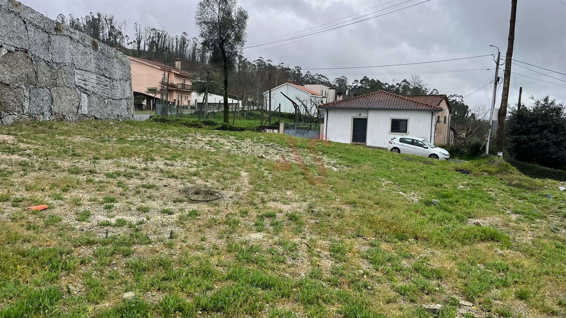 Terreno Urbano para Construção com 404 m² – Cepães, Fafe