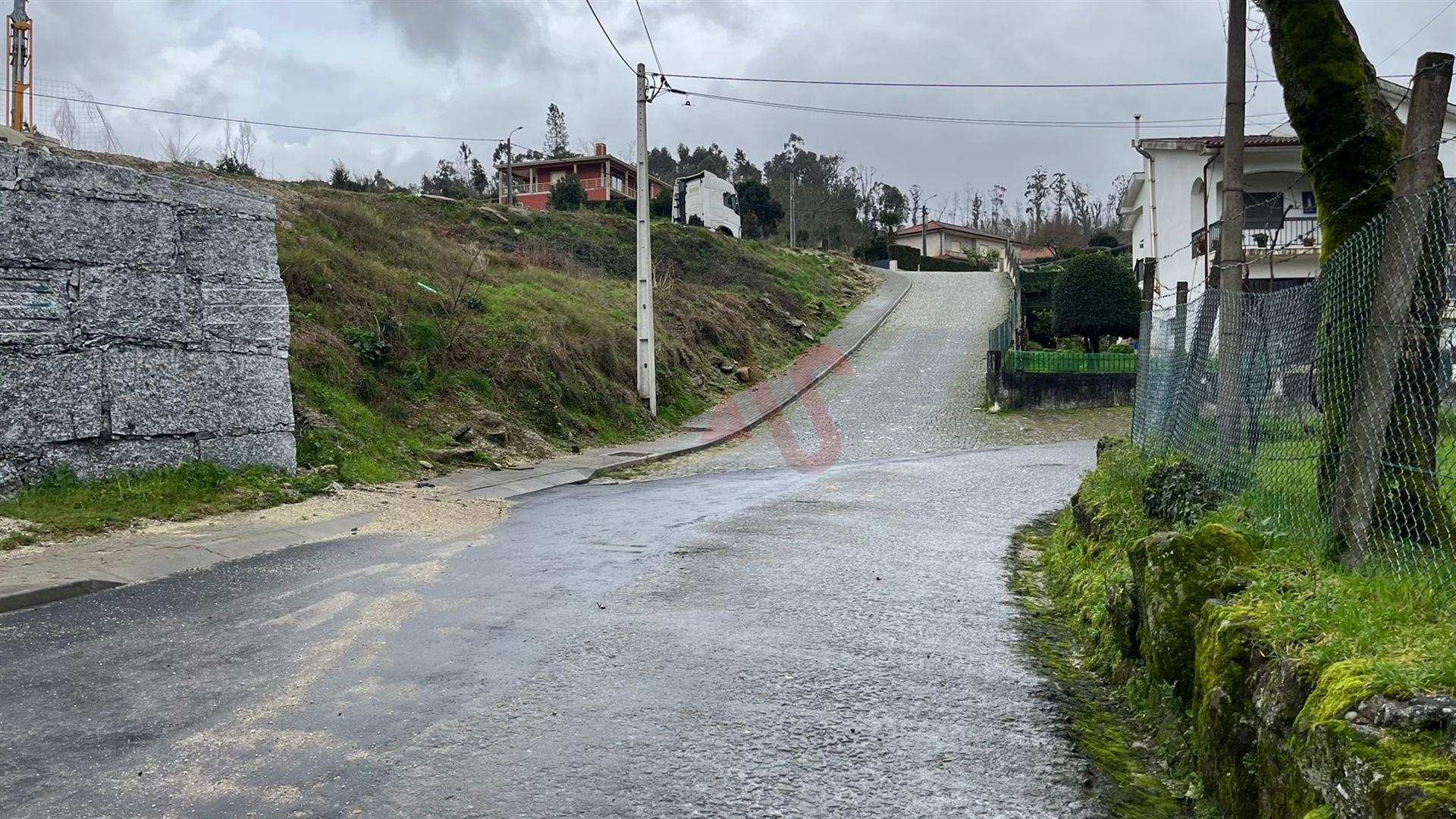Terreno Urbano para Construção com 404 m² – Cepães, Fafe