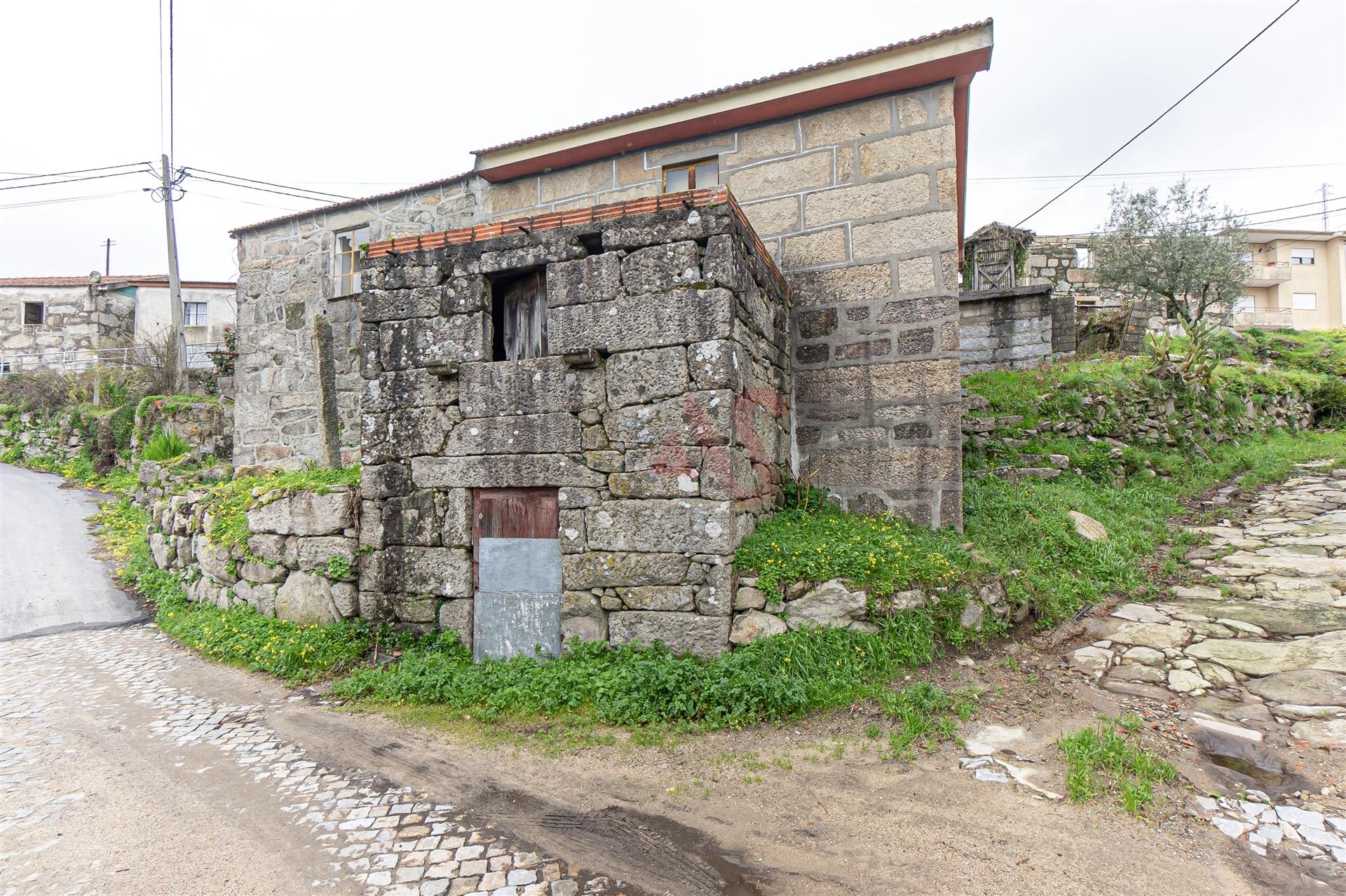 Moradia T4 para Restauro | Excelente oportunidade de investimento |  Marco de Canaveses