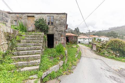 Moradia T4 para Restauro | Excelente oportunidade de investimento |  Marco de Canaveses