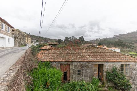 Moradia T4 para Restauro | Excelente oportunidade de investimento |  Marco de Canaveses