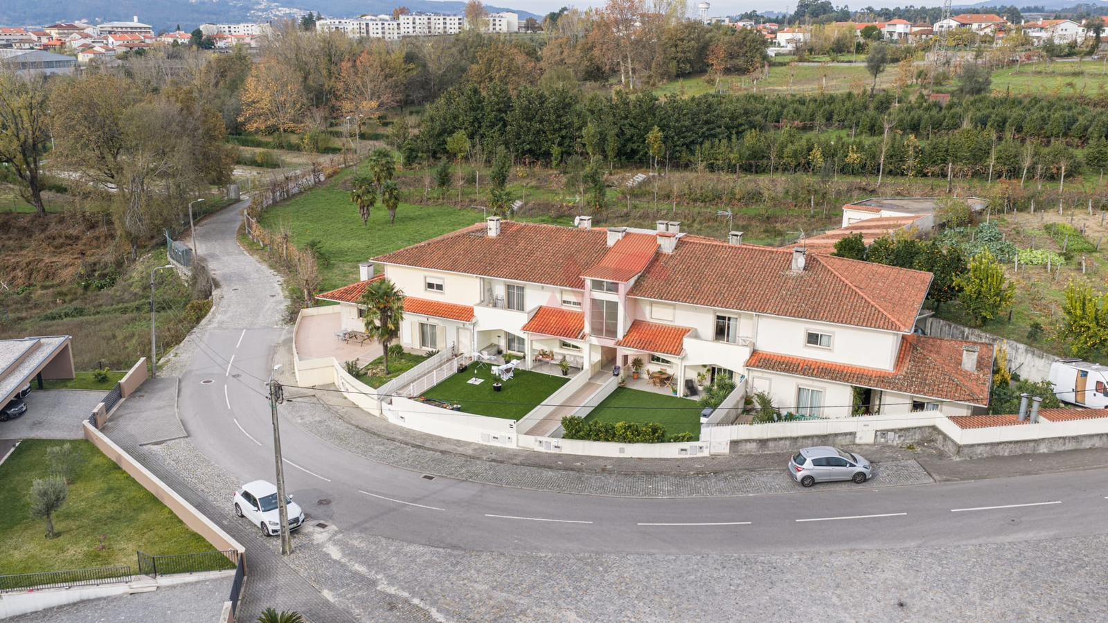 Andar de Moradia T3, localizada em zona tranquila de Fafe, em ótimo estado de conservação