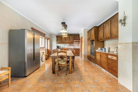 Andar de Moradia T3, localizada em zona tranquila de Fafe, em ótimo estado de conservação