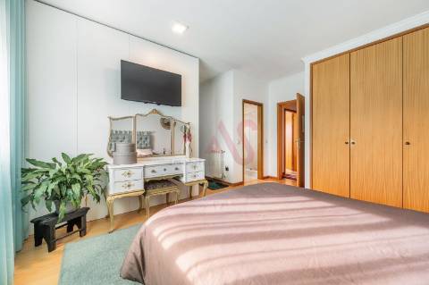 Andar de Moradia T3, localizada em zona tranquila de Fafe, em ótimo estado de conservação