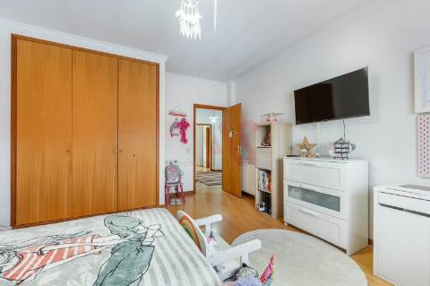 Andar de Moradia T3, localizada em zona tranquila de Fafe, em ótimo estado de conservação