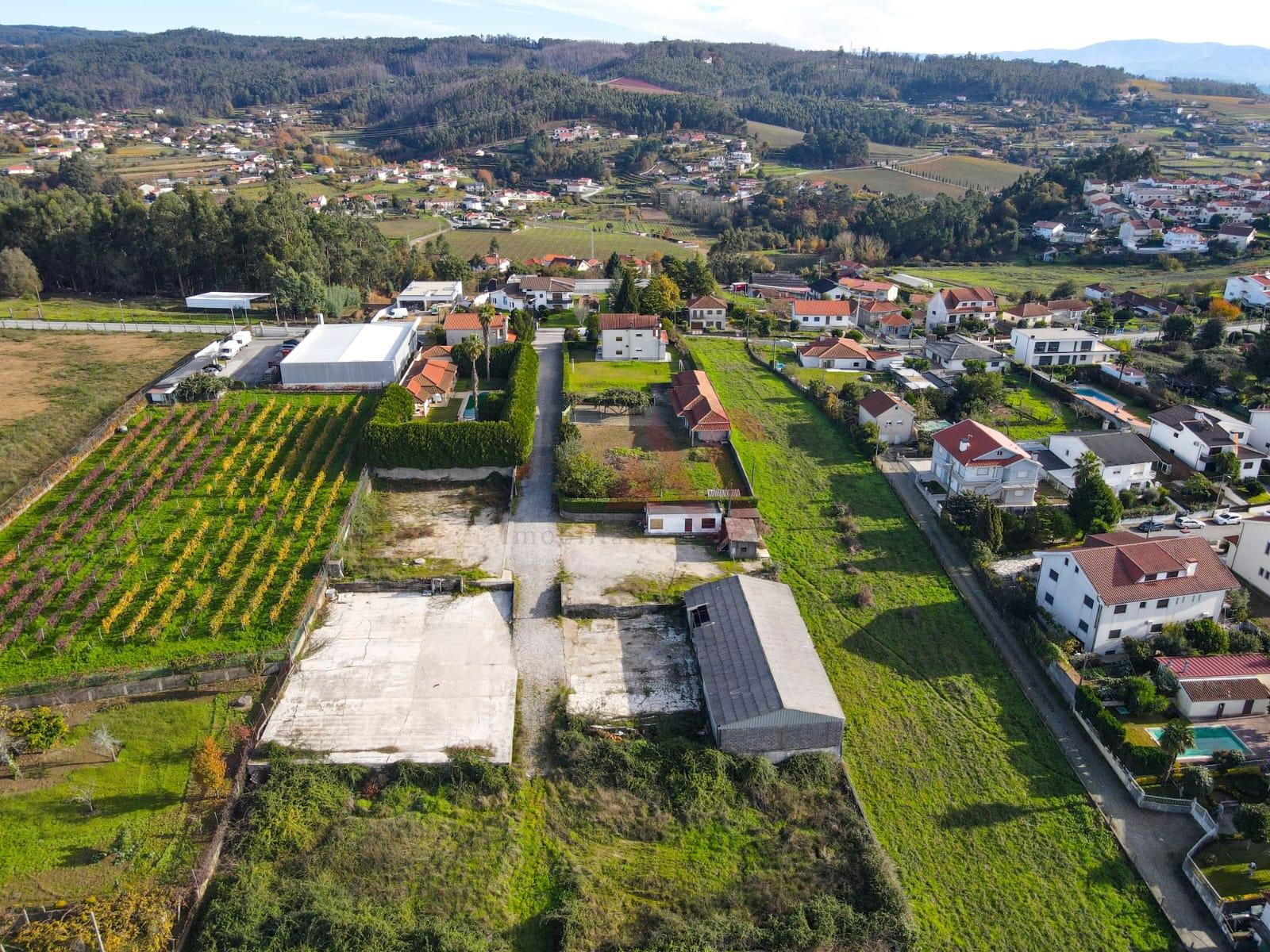 Terreno com 907 m² na Lixa para Construção