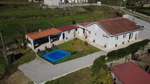 Moradia T3 com Piscina | Torrados – Felgueiras