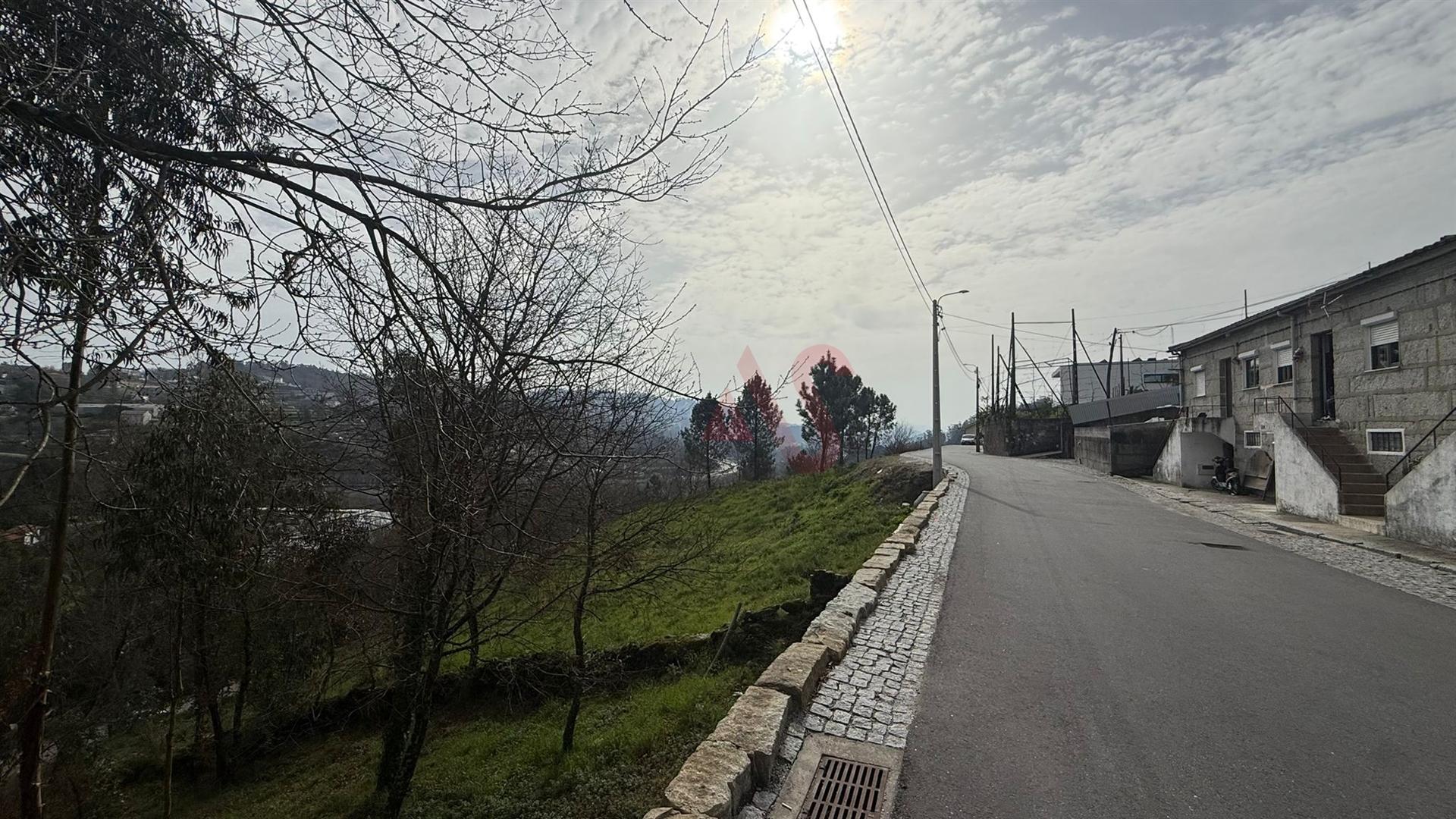 Moradia T3 para Restauro em Fafe