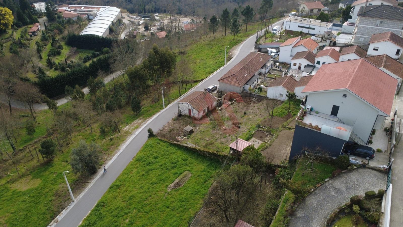 Moradia T3 para Restauro em Fafe