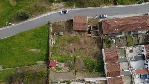 Moradia T3 para Restauro em Fafe