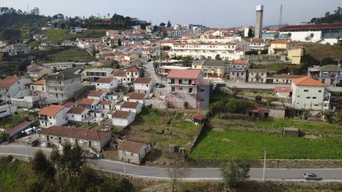 Moradia T3 para Restauro em Fafe