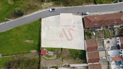 Moradia T3 para Restauro em Fafe