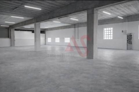 Armazém Industrial com Licença de Indústria + Terreno Anexo | Excelente Oportunidade de Investimento