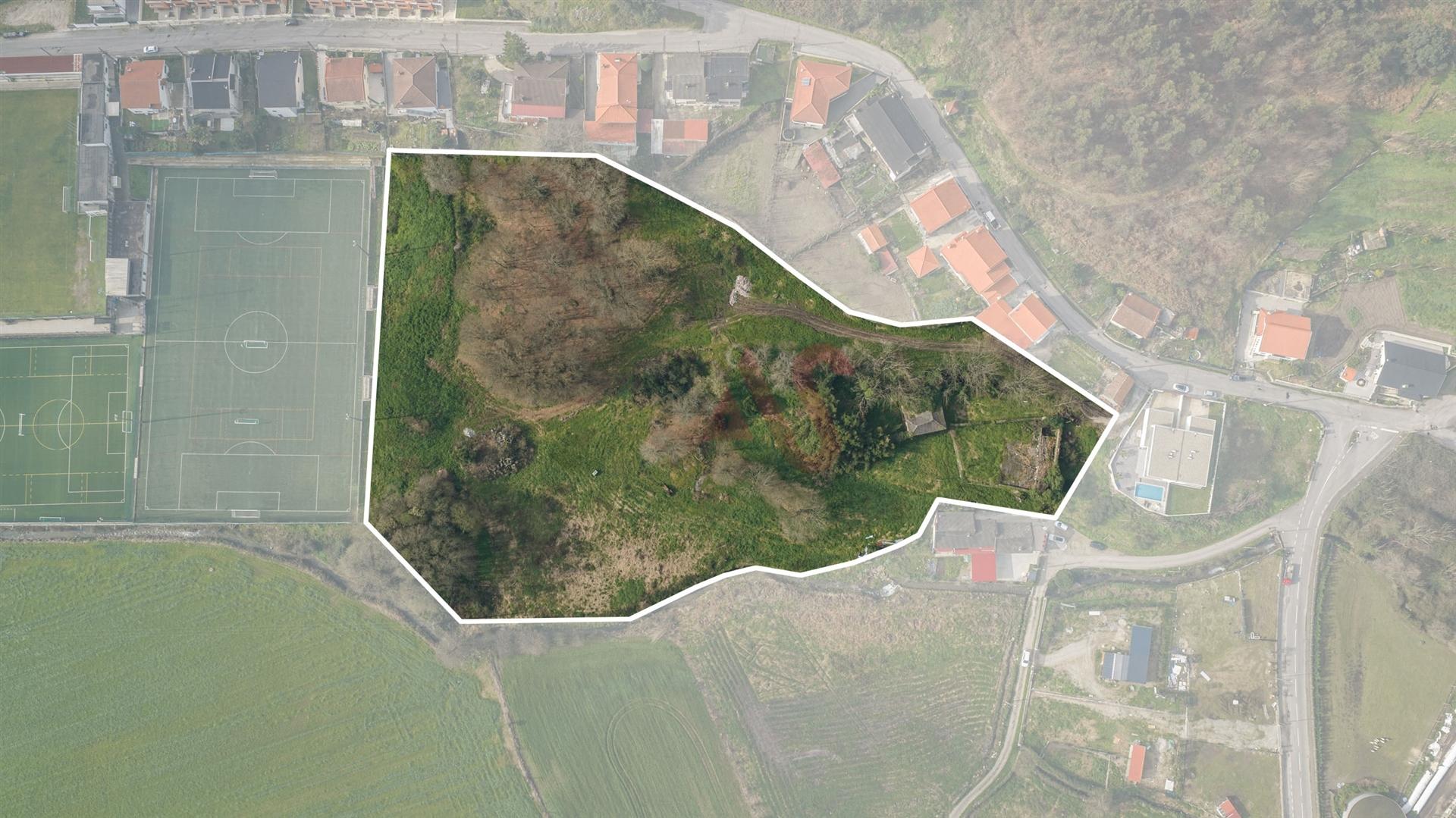 Quinta com 2 hectares em Sande S. Lourenço, Guimarães