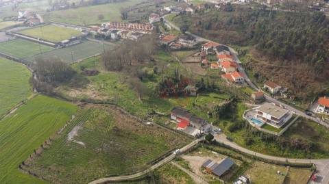 Quinta com 2 hectares em Sande S. Lourenço, Guimarães