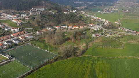 Quinta com 2 hectares em Sande S. Lourenço, Guimarães