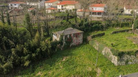Quinta com 2 hectares em Sande S. Lourenço, Guimarães