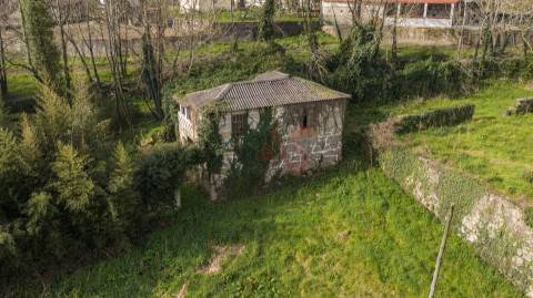 Quinta com 2 hectares em Sande S. Lourenço, Guimarães
