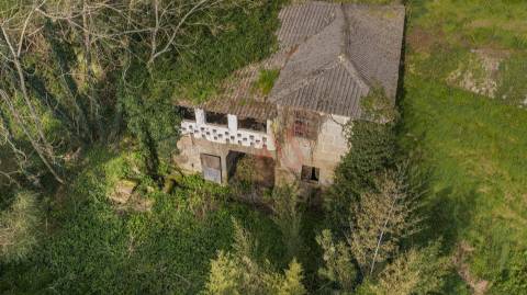 Quinta com 2 hectares em Sande S. Lourenço, Guimarães