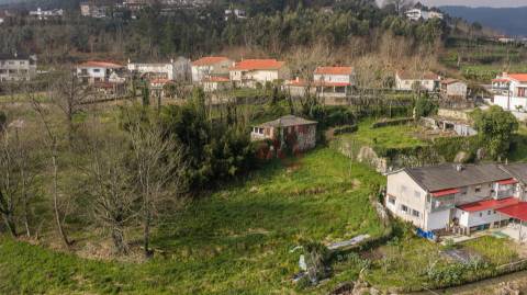 Quinta com 2 hectares em Sande S. Lourenço, Guimarães