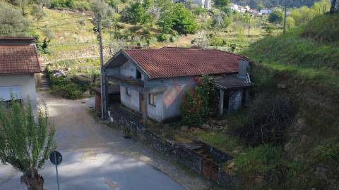 Moradia T3 para Restauro em Sendim, Felgueiras