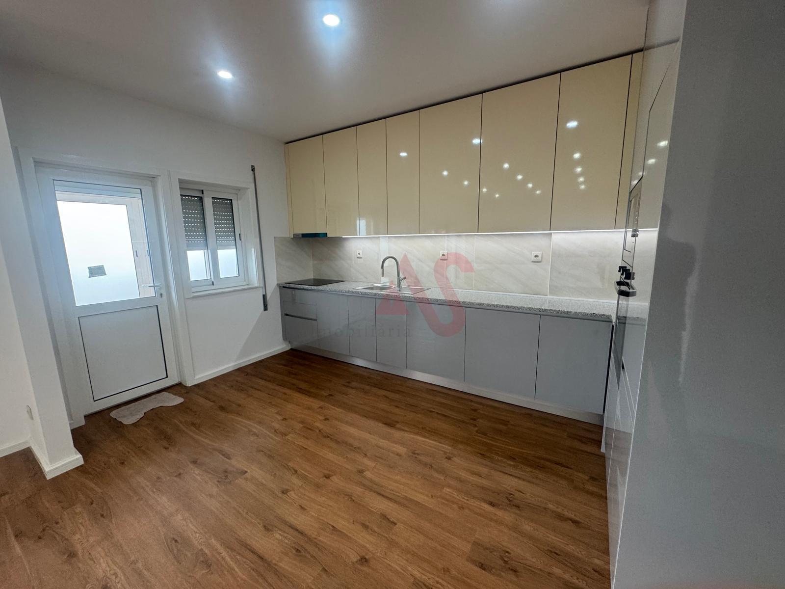 Excelente Apartamento T3 com Garagem Fechada – Águas Santas