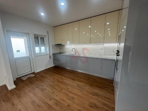 Excelente Apartamento T3 com Garagem Fechada – Águas Santas