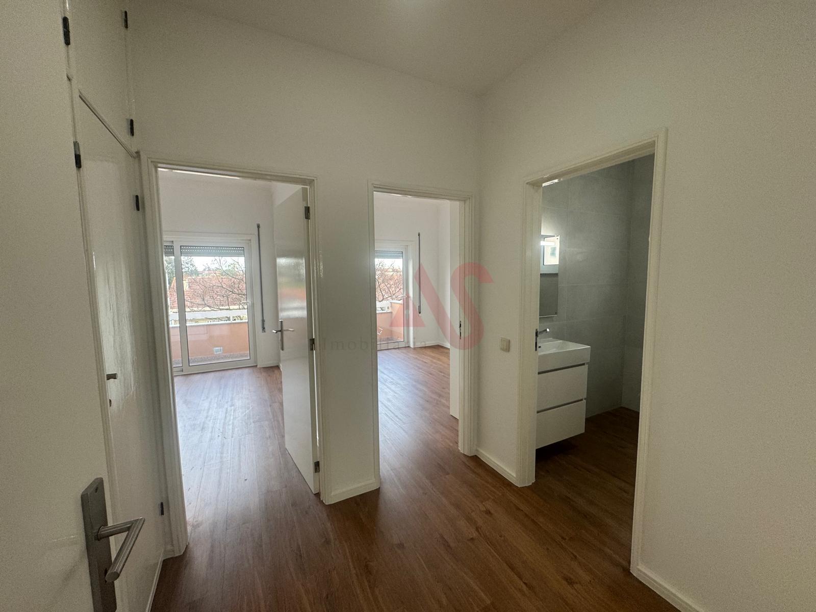 Excelente Apartamento T3 com Garagem Fechada – Águas Santas