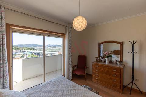 Apartamento T3 em Mesão Frio, Guimarães com 130 m2