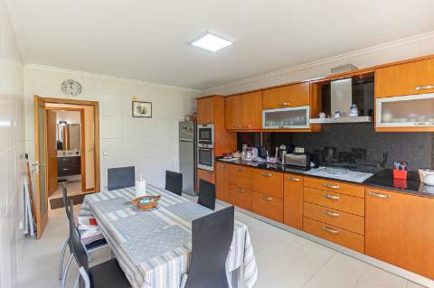 Apartamento T3 em Mesão Frio, Guimarães com 130 m2