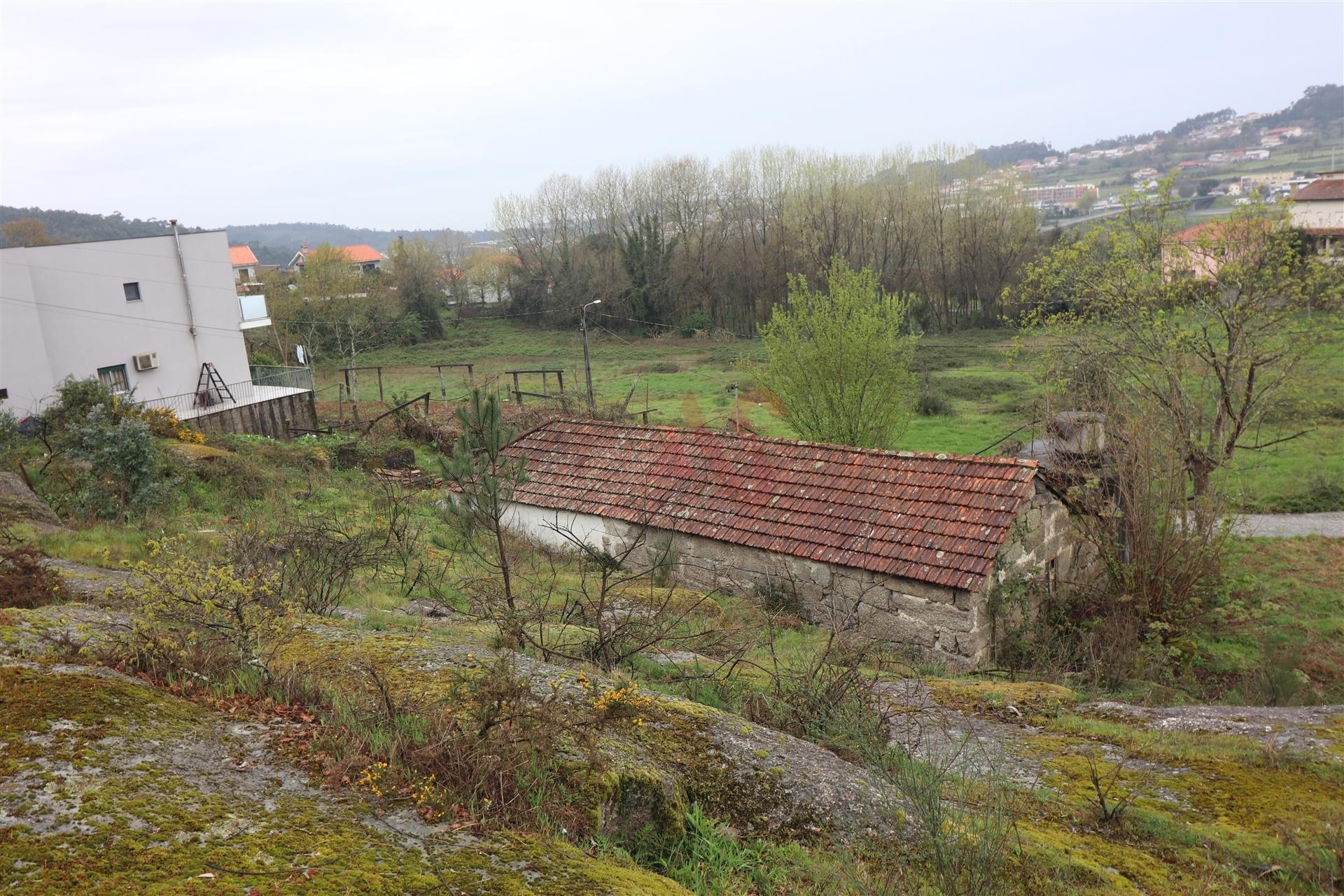 Moradia T4 para Restauro em Croca, Penafiel – Excelente Oportunidade de Investimento