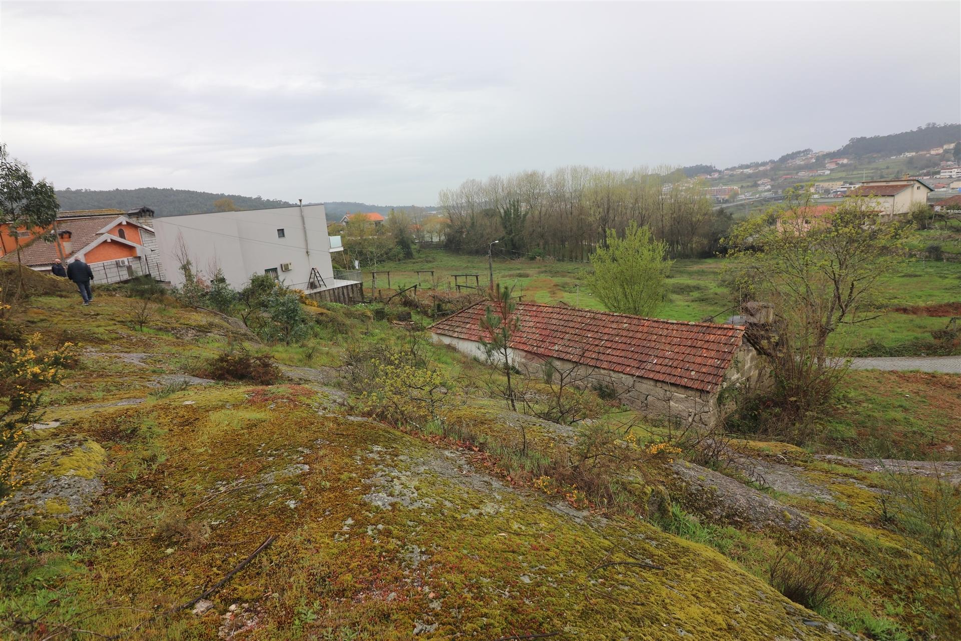 Moradia T4 para Restauro em Croca, Penafiel – Excelente Oportunidade de Investimento